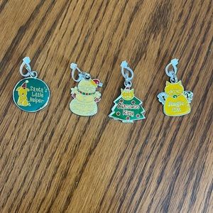 Vintage set of 4 enameled tags, charms. NWT